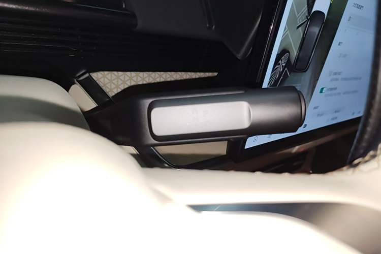Used Toyota BZ 3X 2025 520 Pro LiDAR Edition Gear Lever