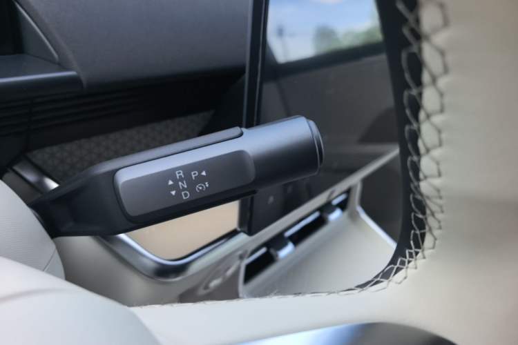 Used Toyota BZ 3X 2025 520 Pro LiDAR Edition Gear Lever