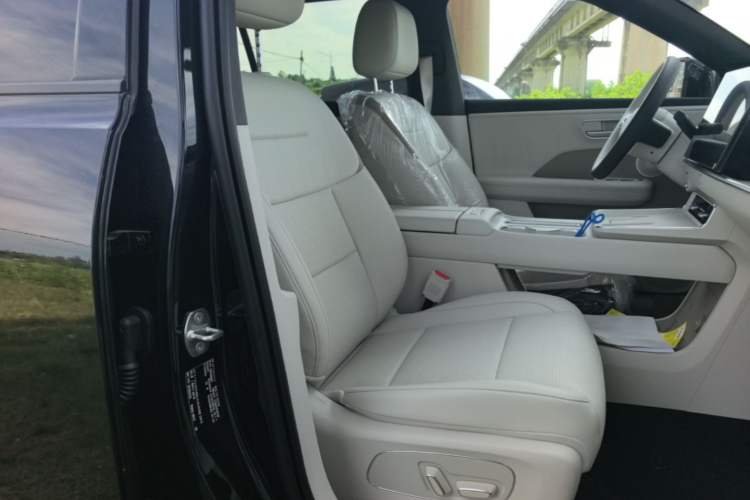 Used Toyota BZ 3X 2025 520 Pro LiDAR Edition Right Front Seat