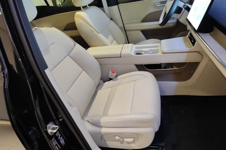 Used Toyota BZ 3X 2025 610 Max Right Front Seat