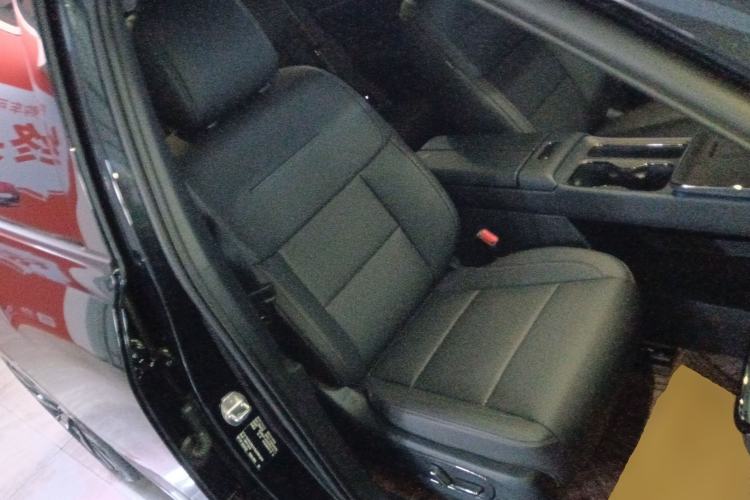 Used Toyota BZ 3X 2025 610 Max Right Front Seat