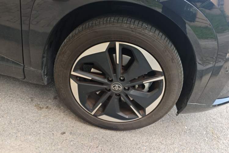 Used Toyota BZ 3X 2025 520 Pro LiDAR Edition Right Front Wheel Hub