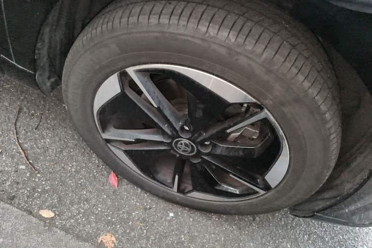 Used Toyota BZ 3X 2025 520 Pro LiDAR Edition Right Front Wheel Hub