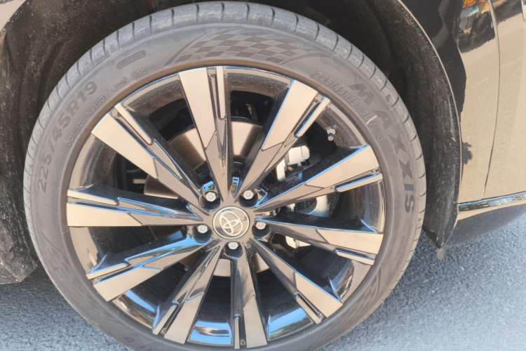 Used Toyota BZ 3X 2025 520 Pro+ Right Front Wheel Hub