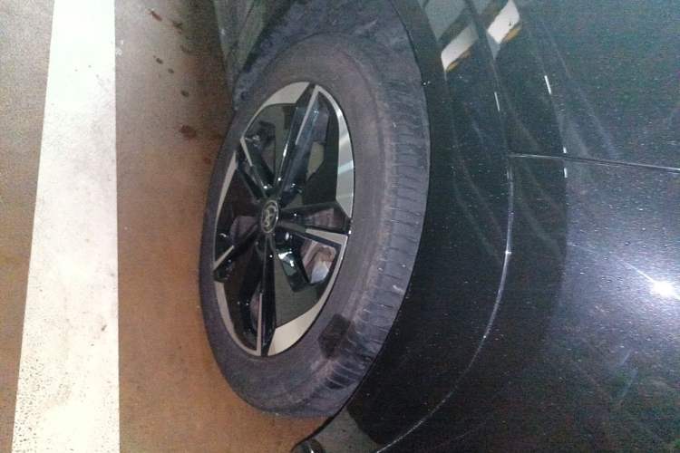 Used Toyota BZ 3X 2025 520 Pro+ LiDAR Edition Right Front Wheel Hub