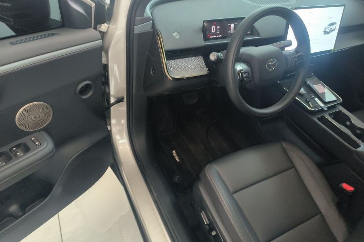 Used Toyota BZ 3X 2025 520 Pro Driver Seat