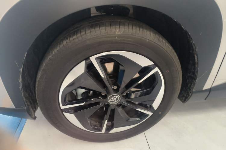 Used Toyota BZ 3X 2025 520 Pro Left Front Wheel Hub