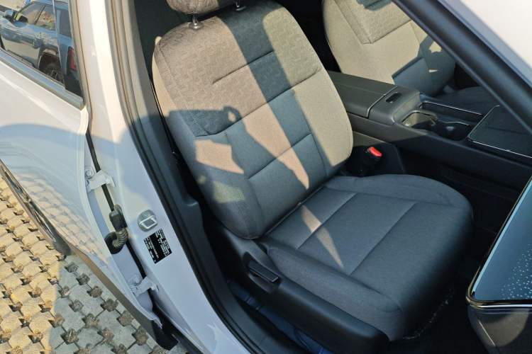 Used Toyota BZ 3X 2025 430 Air Right Front Seat