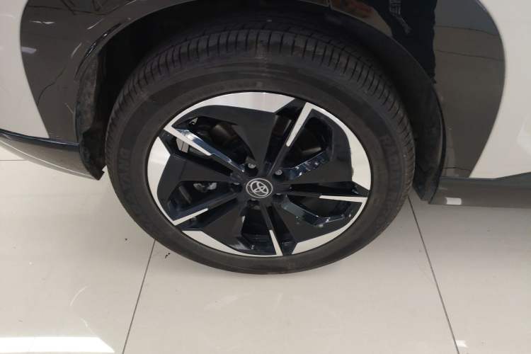 Used Toyota BZ 3X 2025 520 Pro LiDAR Edition Right Rear Wheel Hub