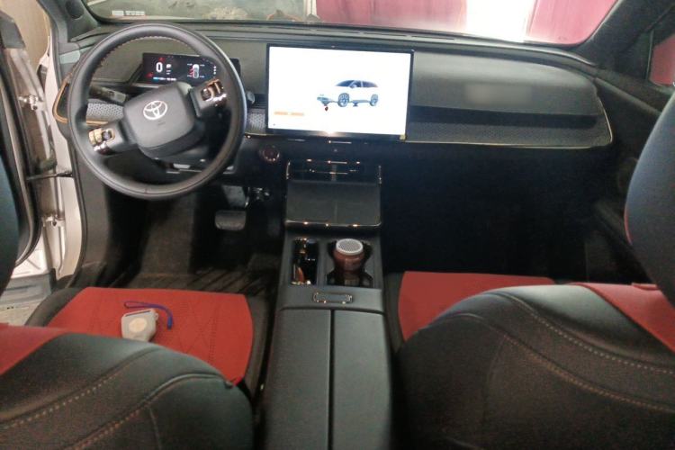 Used Toyota BZ 3X 2025 520 Pro Center Console