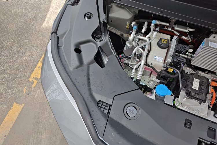 Used Toyota BZ 3X 2025 520 Pro LiDAR Edition Engine Bay Right