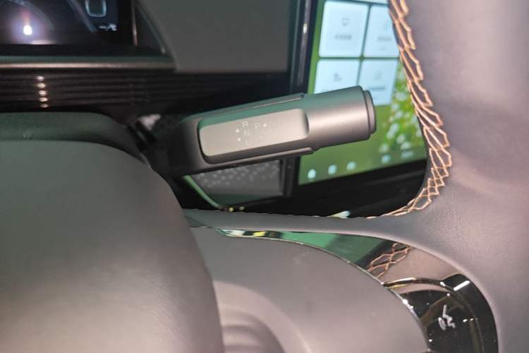 Used Toyota BZ 3X 2025 520 Pro+ LiDAR Edition Gear Lever