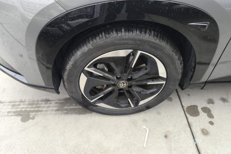 Used Toyota BZ 3X 2025 520 Pro+ Left Front Wheel Hub