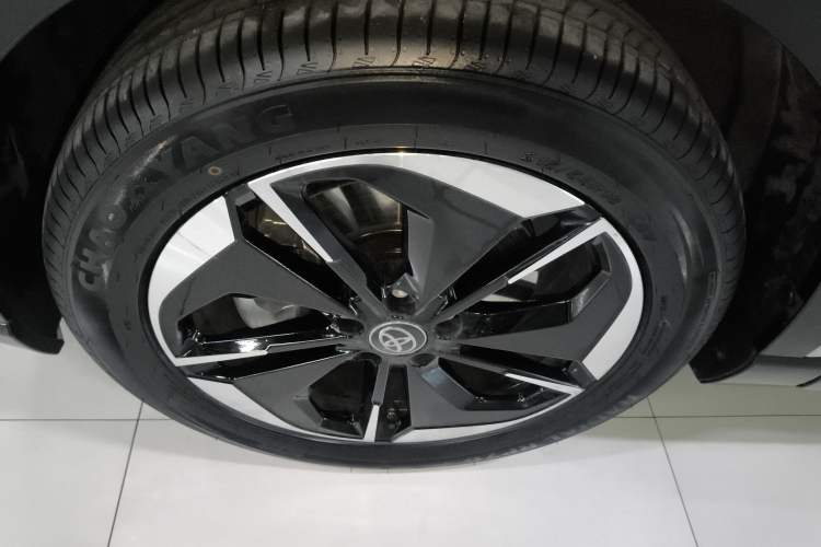 Used Toyota BZ 3X 2025 520 Pro+ Left Front Wheel Hub