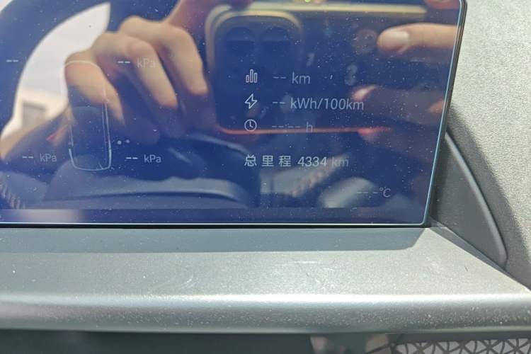 Used Toyota BZ 3X 2025 520 Pro LiDAR Edition Odometer Close Up