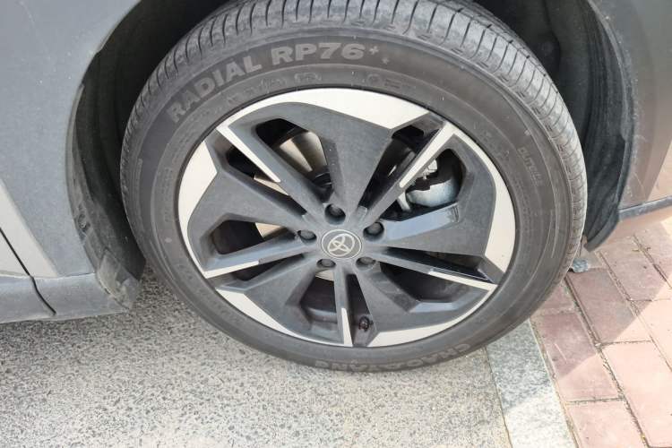 Used Toyota BZ 3X 2025 520 Pro Right Front Wheel Hub