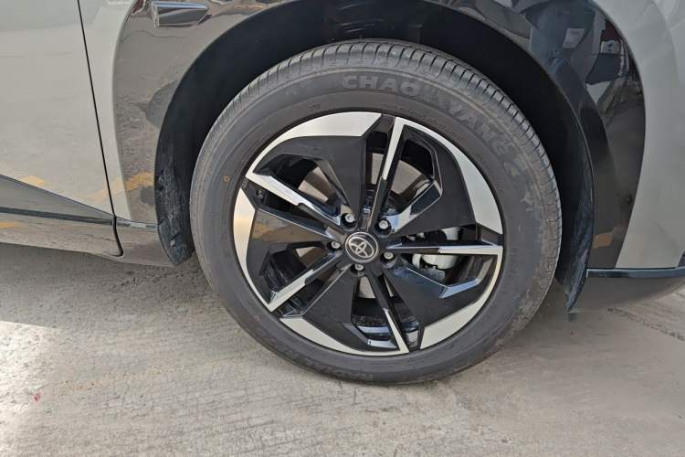Used Toyota BZ 3X 2025 520 Pro LiDAR Edition Right Front Wheel Hub