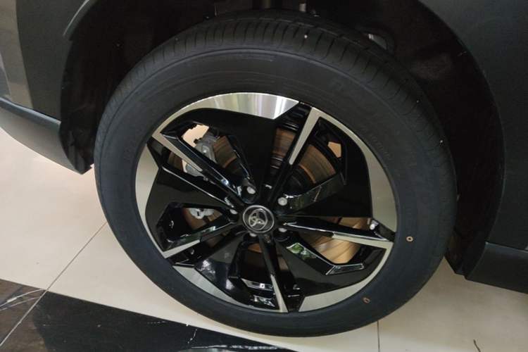 Used Toyota BZ 3X 2025 520 Pro Right Rear Wheel Hub