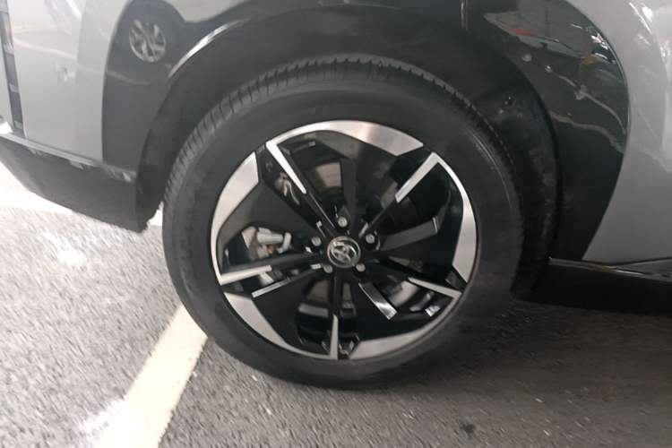 Used Toyota BZ 3X 2025 520 Pro+ LiDAR Edition Right Rear Wheel Hub