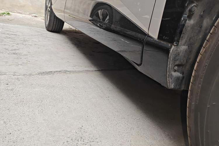Used Toyota BZ 3X 2025 520 Pro LiDAR Edition Right Side Sill