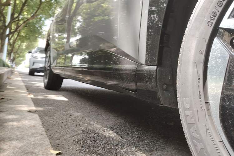 Used Toyota BZ 3X 2025 520 Pro LiDAR Edition Right Side Sill