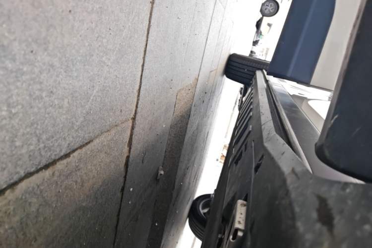Used Toyota BZ 3X 2025 520 Pro Right Side Sill