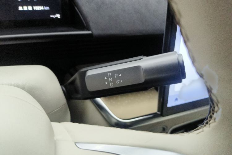 Used Toyota BZ 3X 2025 520 Pro+ LiDAR Edition Gear Lever
