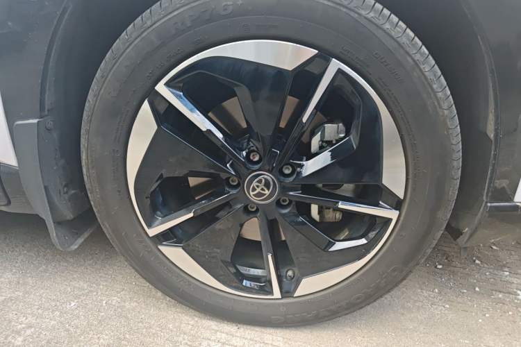 Used Toyota BZ 3X 2025 520 Pro+ LiDAR Edition Right Front Wheel Hub