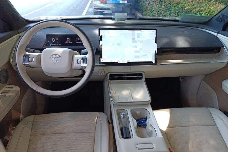 Used Toyota BZ 3X 2025 520 Pro Center Console