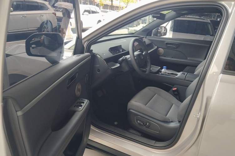 Used Toyota BZ 3X 2025 430 Air Driver Seat