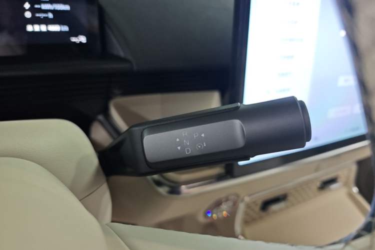 Used Toyota BZ 3X 2025 520 Pro+ LiDAR Edition Gear Lever