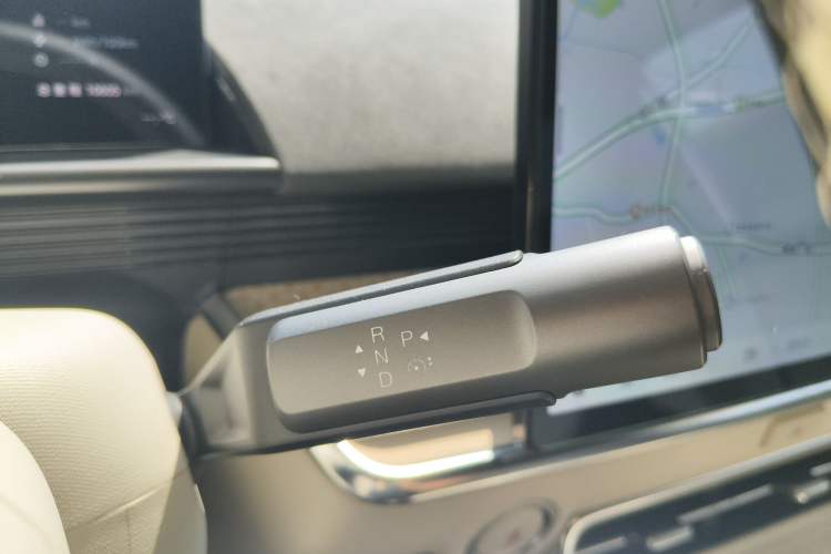 Used Toyota BZ 3X 2025 520 Pro+ LiDAR Edition Gear Lever