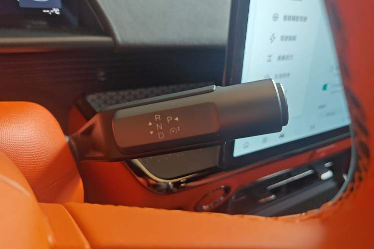 Used Toyota BZ 3X 2025 520 Pro+ LiDAR Edition Gear Lever
