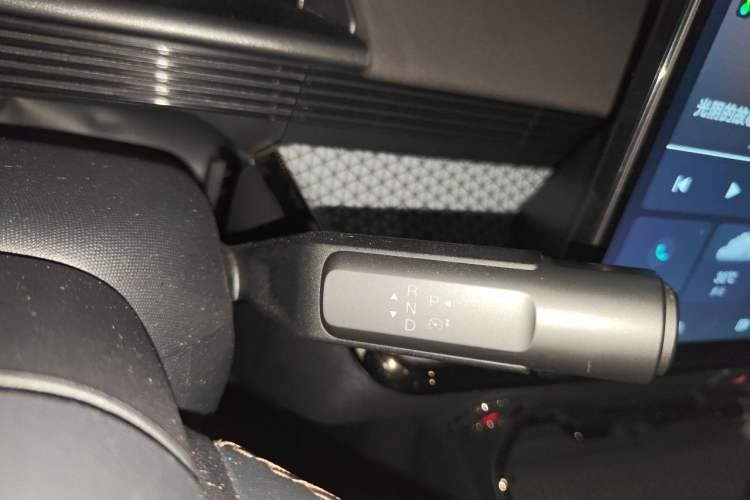 Used Toyota BZ 3X 2025 520 Pro+ LiDAR Edition Gear Lever