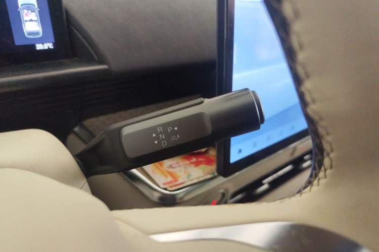 Used Toyota BZ 3X 2025 520 Pro LiDAR Edition Gear Lever