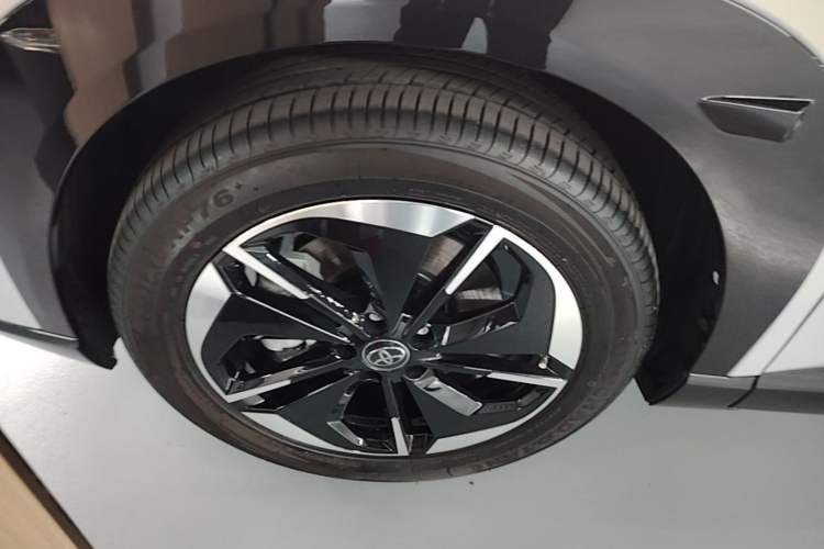 Used Toyota BZ 3X 2025 520 Pro LiDAR Edition Left Front Wheel Hub