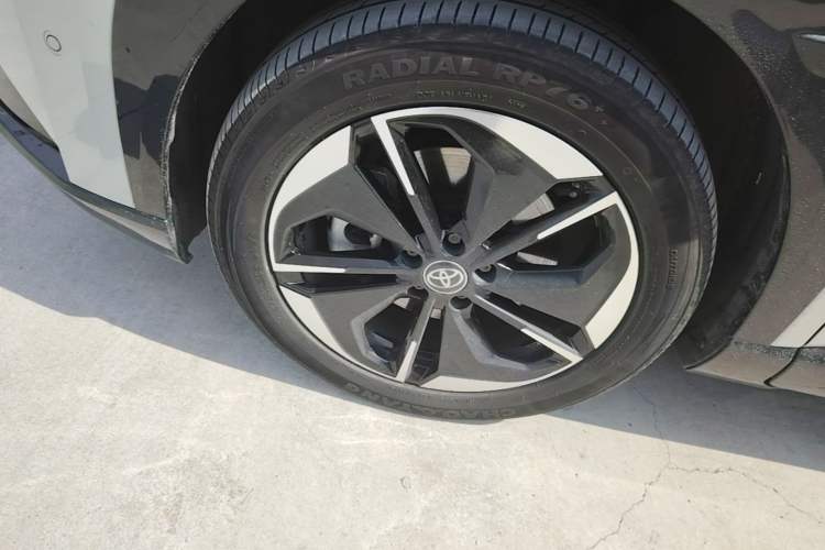 Used Toyota BZ 3X 2025 520 Pro+ LiDAR Edition Left Front Wheel Hub