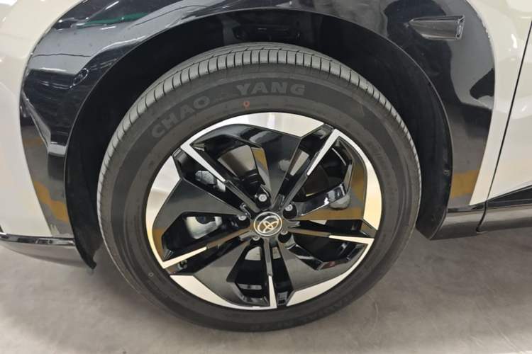 Used Toyota BZ 3X 2025 520 Pro+ LiDAR Edition Left Front Wheel Hub