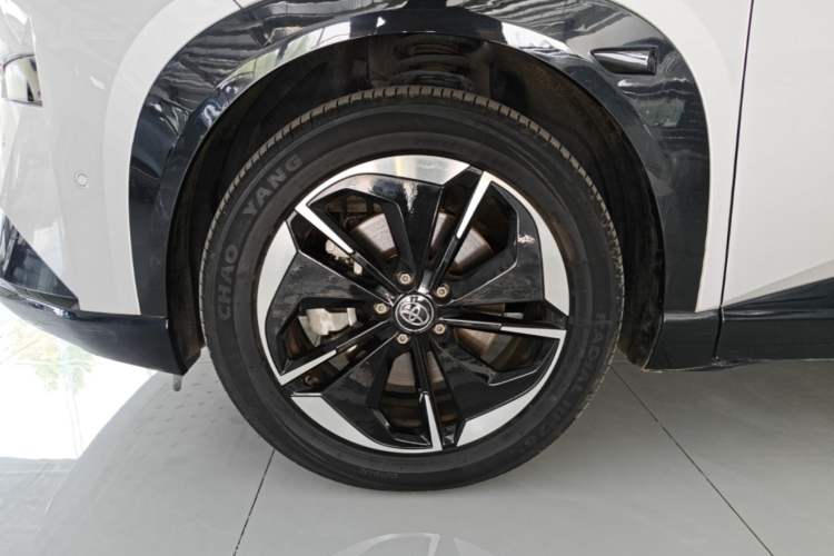 Used Toyota BZ 3X 2025 520 Pro LiDAR Edition Left Front Wheel Hub