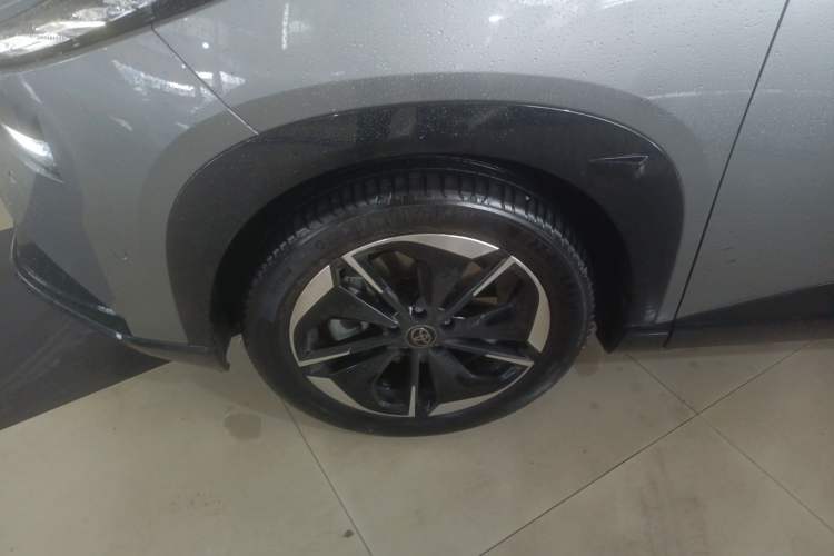 Used Toyota BZ 3X 2025 520 Pro LiDAR Edition Left Front Wheel Hub