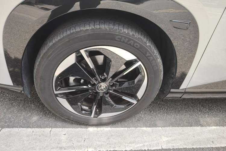 Used Toyota BZ 3X 2025 520 Pro LiDAR Edition Left Front Wheel Hub