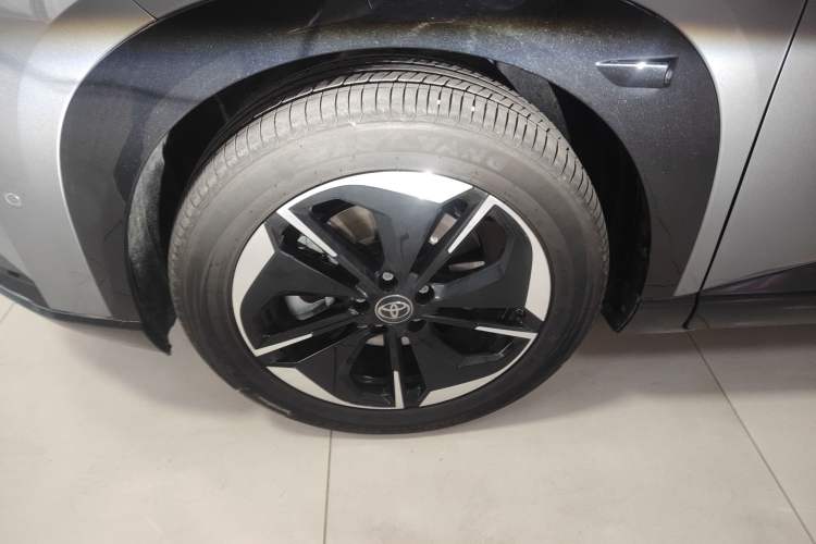 Used Toyota BZ 3X 2025 520 Pro+ LiDAR Edition Left Front Wheel Hub
