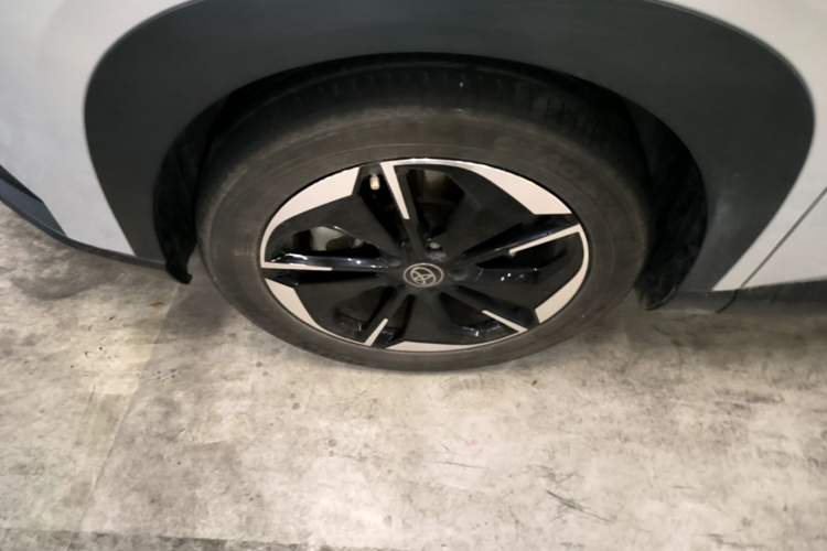 Used Toyota BZ 3X 2025 520 Pro Left Front Wheel Hub