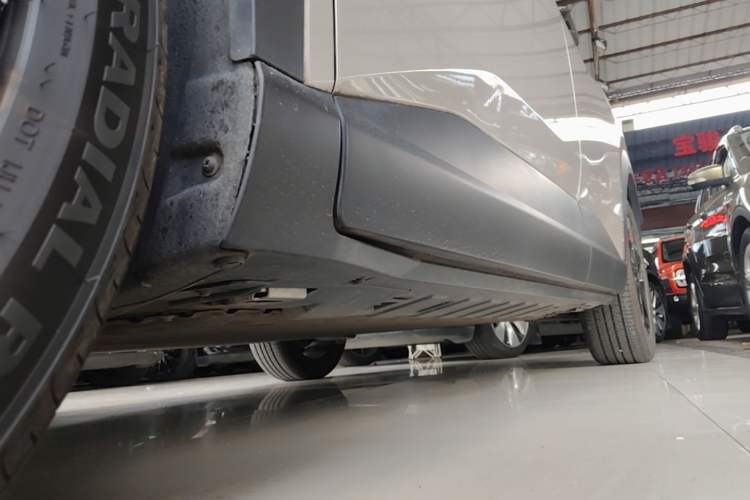 Used Toyota BZ 3X 2025 430 Air Left Side Sill