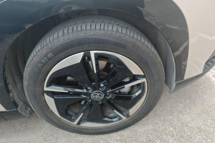 Used Toyota BZ 3X 2025 520 Pro+ Right Front Wheel Hub