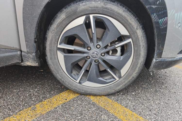 Used Toyota BZ 3X 2025 520 Pro LiDAR Edition Right Front Wheel Hub