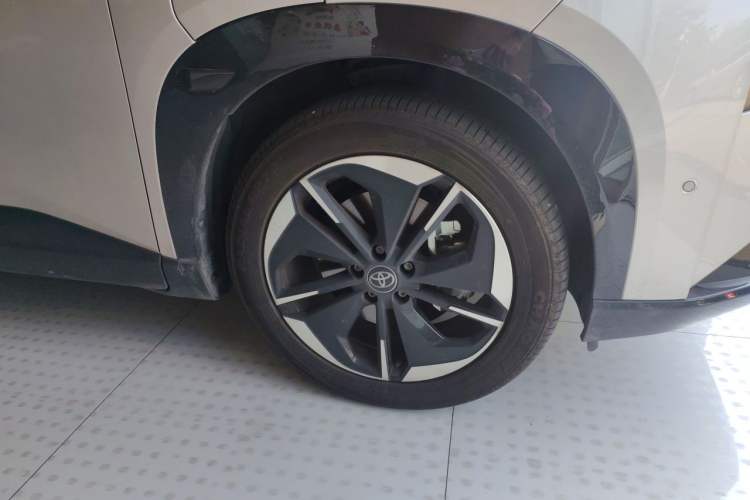 Used Toyota BZ 3X 2025 520 Pro+ LiDAR Edition Right Front Wheel Hub
