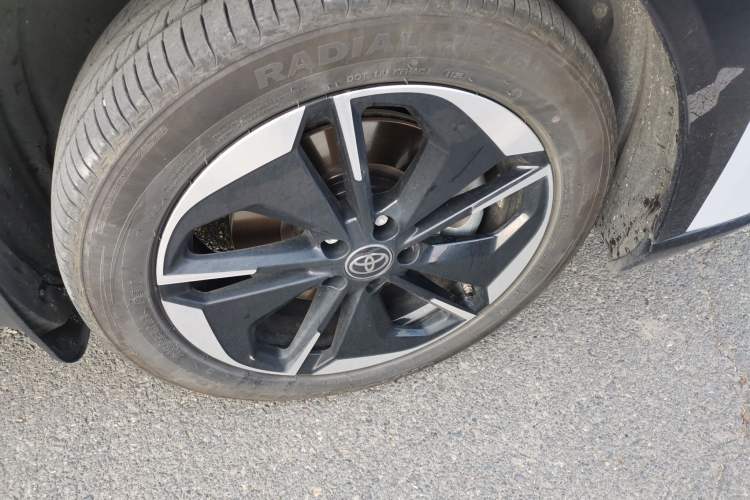 Used Toyota BZ 3X 2025 520 Pro Right Front Wheel Hub