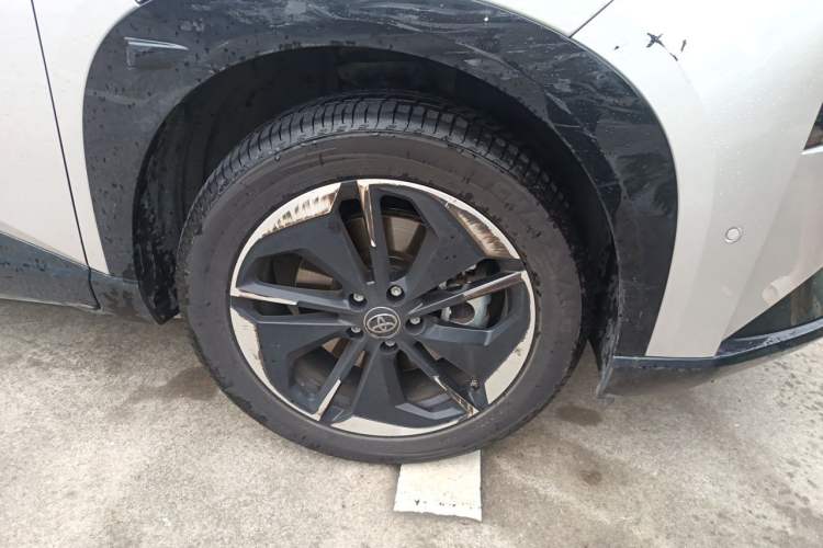 Used Toyota BZ 3X 2025 520 Pro+ LiDAR Edition Right Front Wheel Hub