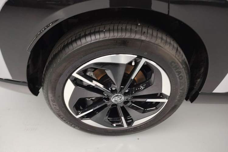 Used Toyota BZ 3X 2025 520 Pro LiDAR Edition Right Rear Wheel Hub